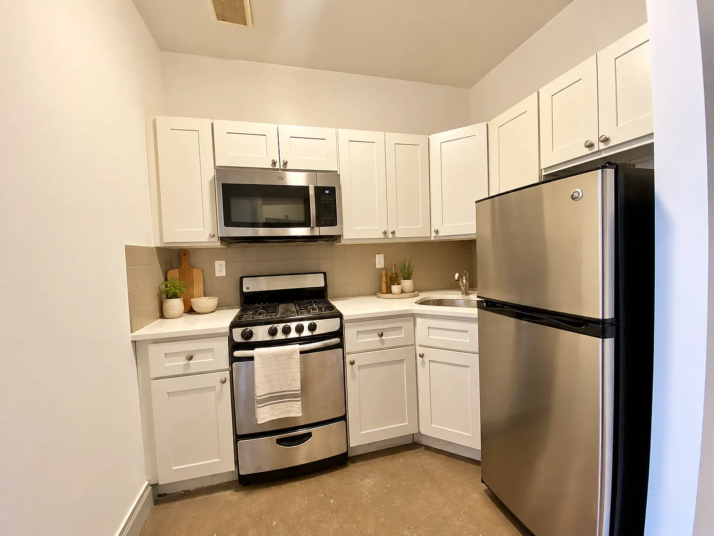 290 Harman Street — Photo 3