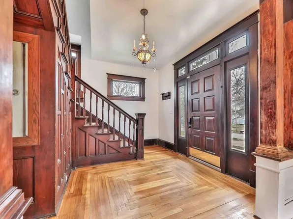 105 N 7th St, Fredonia, KS 66736