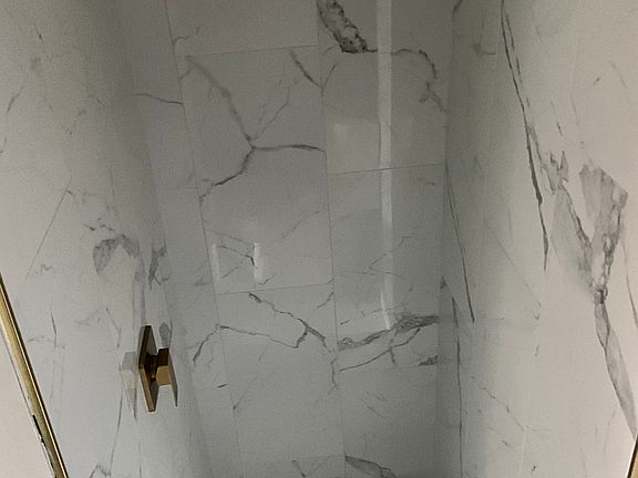 4th image of 610 Union Ave APT 2R