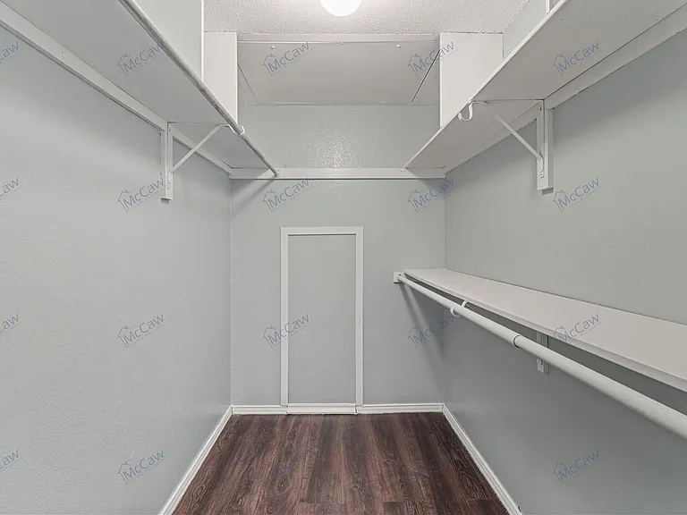 2101 Park Willow Ln #B — Photo 12
