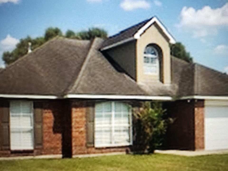 1st image of 26630 Parkwood Dr