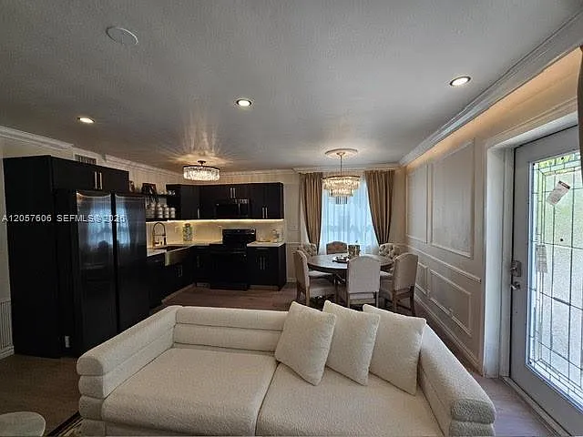 Lauderdale Gardens — Photo 2