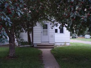 711 4th St SW, Mandan, ND 58554