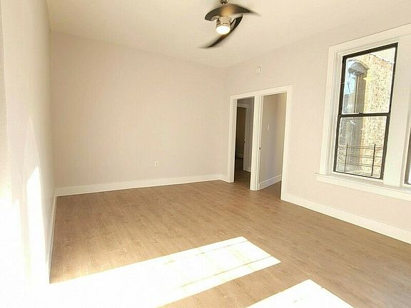 5th image of 698 Willoughby Ave #5