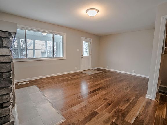 4th image of 1616 Lake Ave