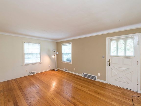 4th image of 1303 Collegewood St