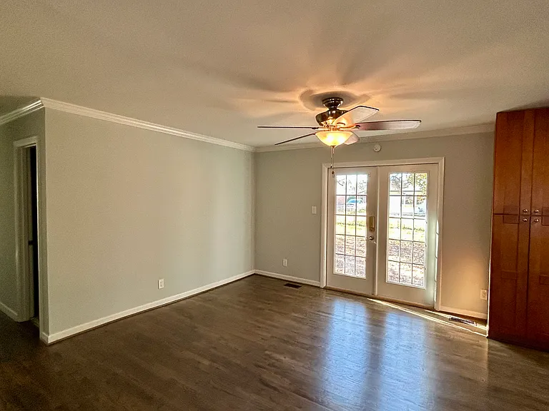 5305 Tabor Ct — Photo 5
