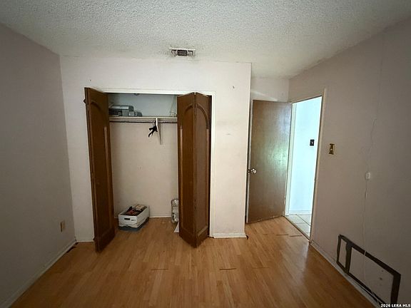 3rd image of 3643 MINTHILL DR