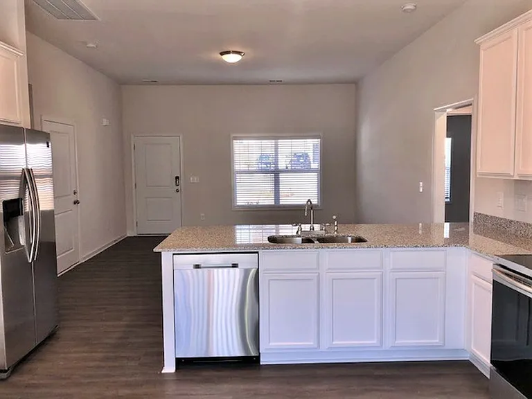235 Drayton Hall Dr — Photo 6