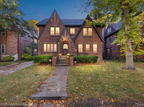 18214 Parkside St, Detroit, MI 48221