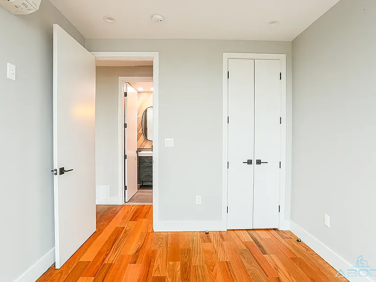682 Hancock St #4A — Photo 6
