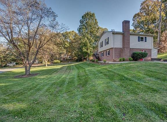 2nd image of 808 Forestbrook Dr