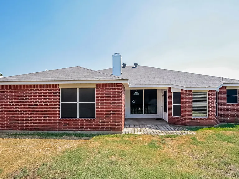 925 Comiskey Ct — Photo 12