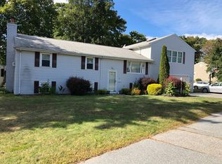 95 Chateau Dr, Somerset, MA 02726