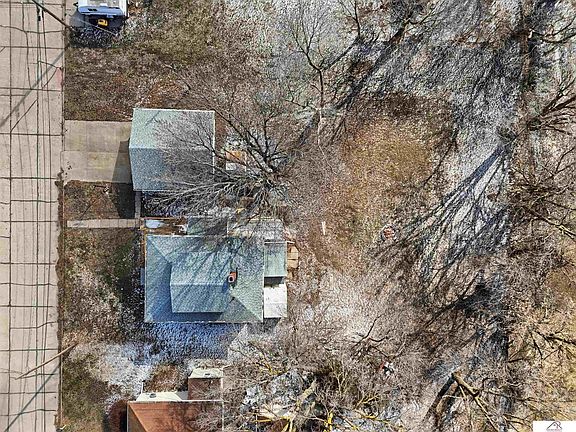 5th image of 417 E 3rd St