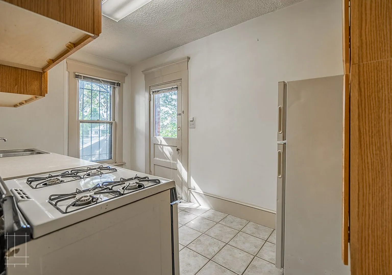 83 King Ave — Photo 3