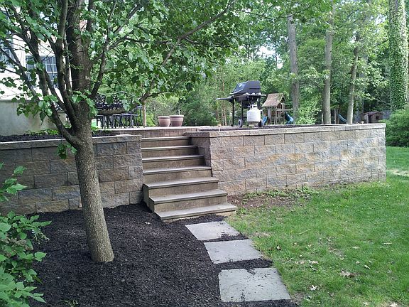 3rd image of 8 Cynthia Ct