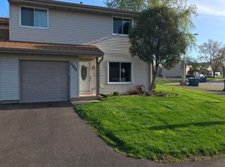 2502 Lotus Ln, Crest Hill, IL 60403