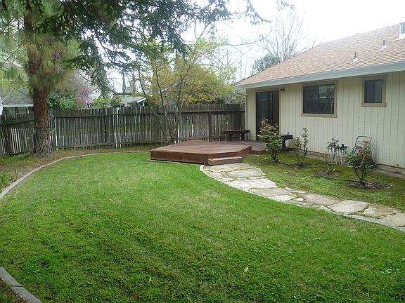 3rd image of 27 Farallon Cir