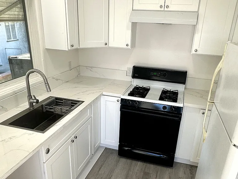 735 Barris Dr #735 — Photo 4