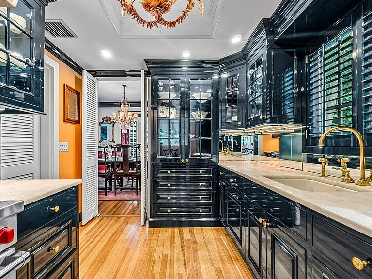 263 Park Ave — Photo 11