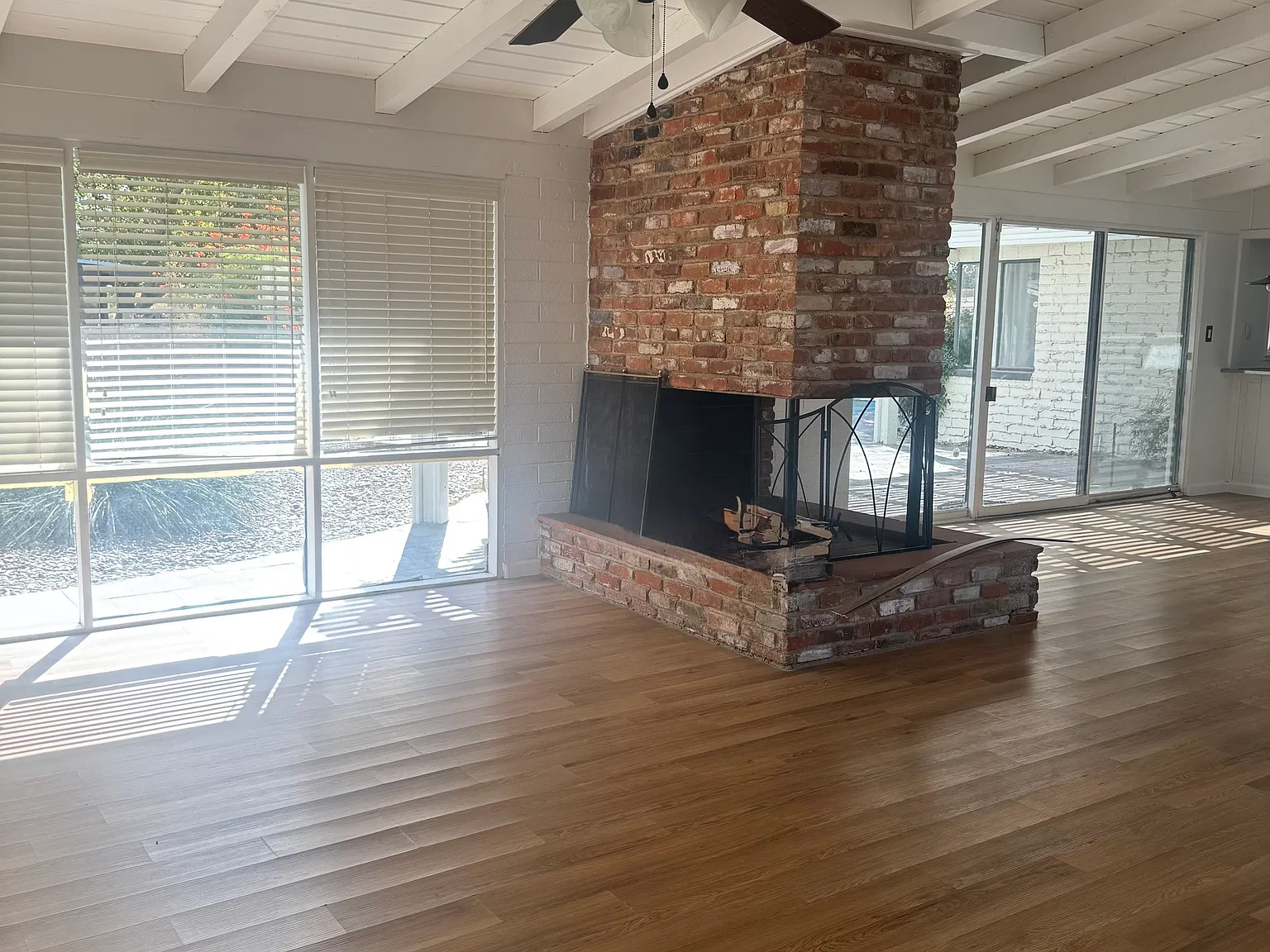3 bed, 1876 sqft, $2,700 — Photo 4