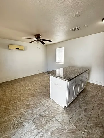 2 bed, 950 sqft, $1,300 — Photo 3