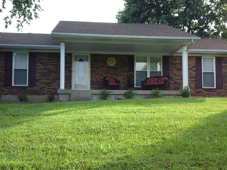 1st image of 521 Eastview Dr