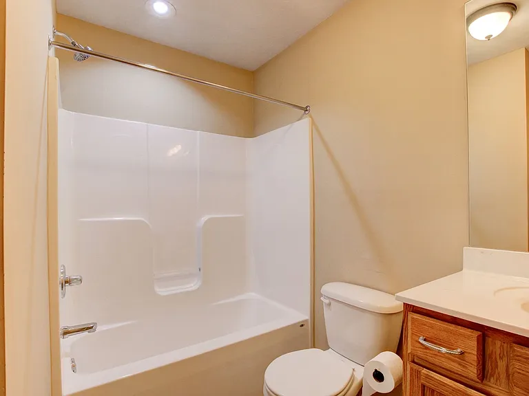 18 Hillsboro Rd — Photo 8