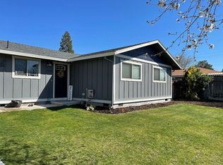 3018 Woodbriar Dr, Medford, OR 97504