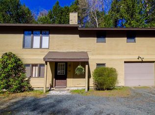 60 Fletcher Lane, Hartford, VT 05059