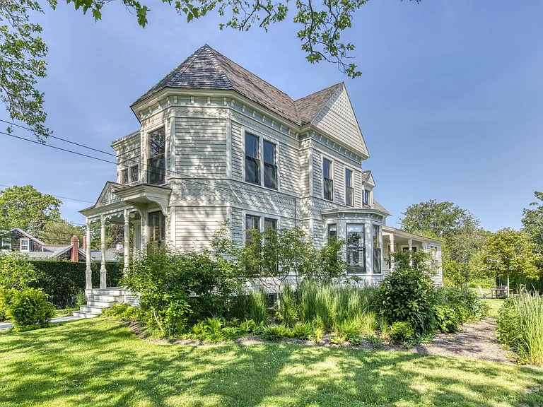 1855 Village Ln — Photo 18