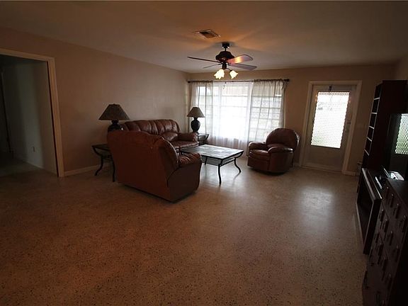 5th image of 4153 Waterway Dr