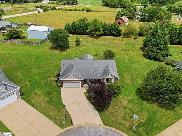 8 Gladwin Ct, Greer, SC 29651