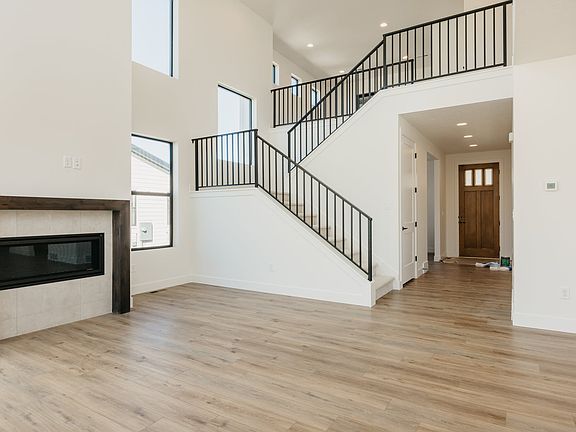 5th image of 2818 E Hayloft Ln #213