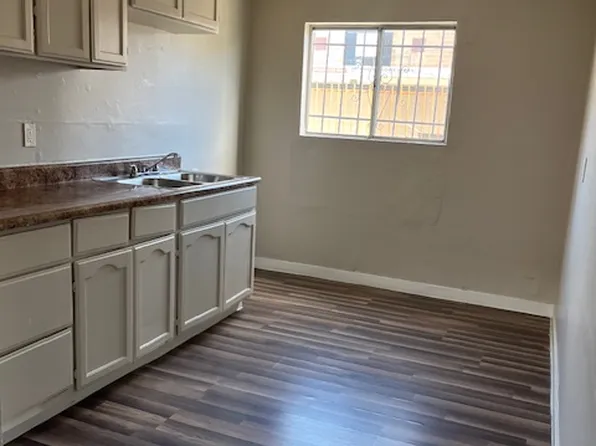 519 W 84th St #3, Los Angeles, CA 90044