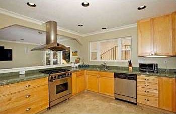 3rd image of 4862 Lamont St