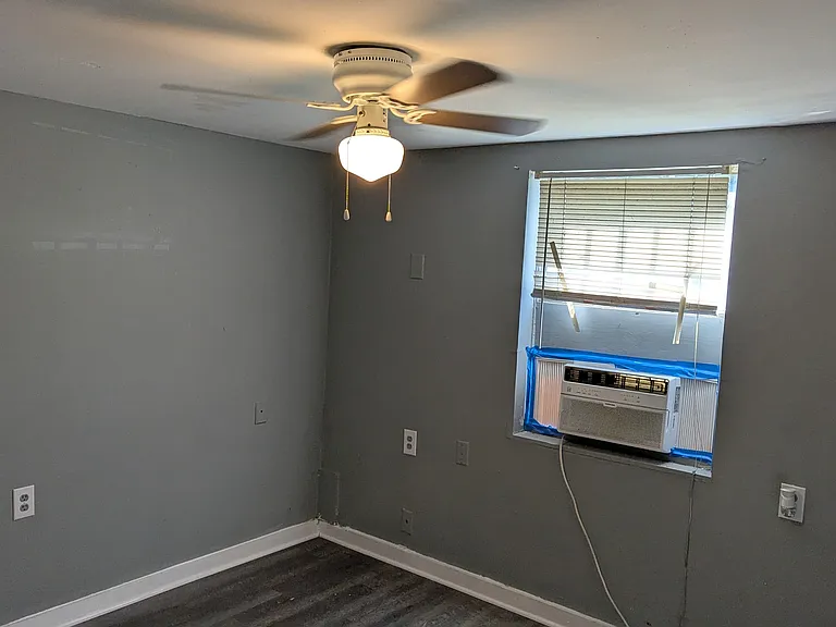 1941 Painters St #B — Photo 15