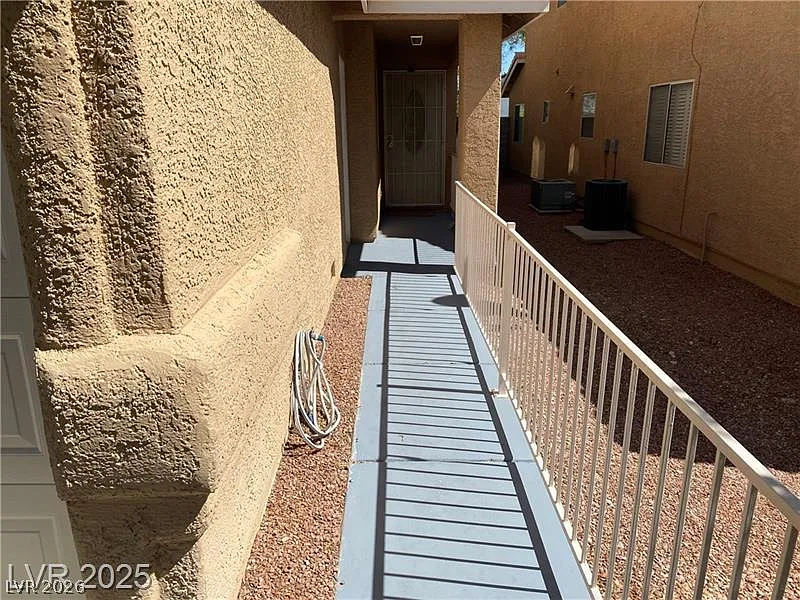 3 bed, 2.0 bath, 1059 sqft, $1,595 — Photo 3