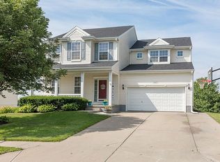 19837 Hazelnut Dr, Gretna, NE 68028
