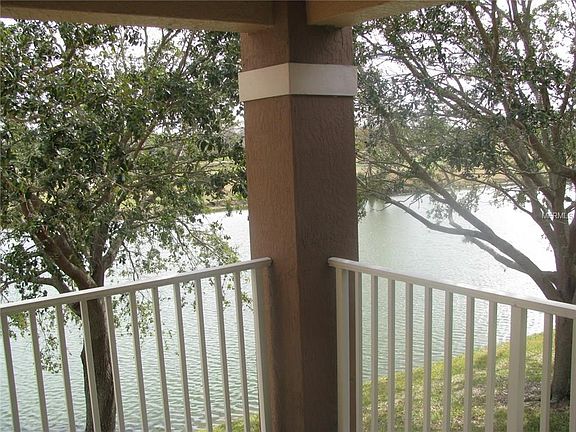 4th image of 13815 Fairway Island Dr APT 1327