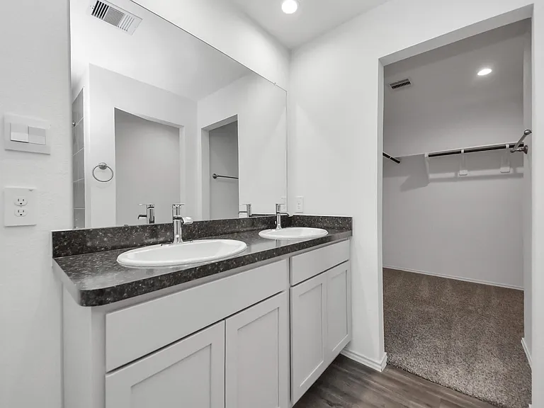 5611 Simcrest Grove Dr — Photo 15