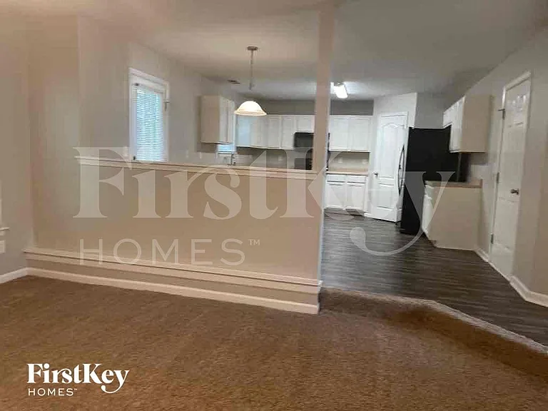 1119 Oak Hollow Ct — Photo 3