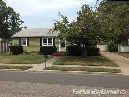 219 Laurel Pl photo 1
