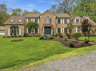 127 Spring Valley Rd, Valencia, PA 16059