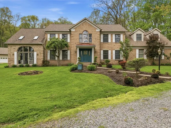127 Spring Valley Rd, Valencia, PA 16059