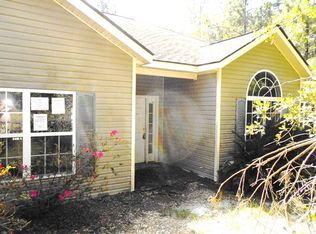 1228 Cherokee Lake Rd, Jesup, GA 31545