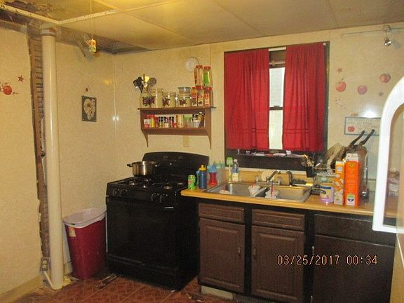 4th image of 1055 Admiral Pl
