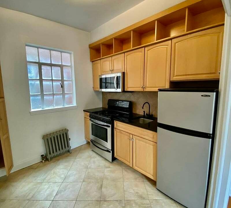1st image of 1411 2nd Ave APT 3b