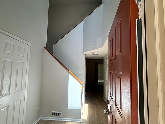 4th image of 103 Dorset Dr
